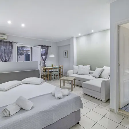 Elaia 5 アパート *