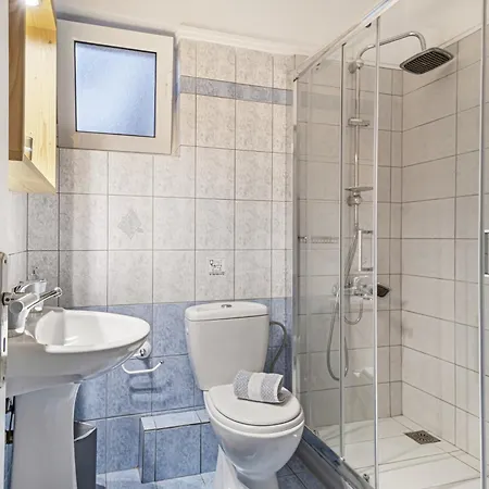 アパート Elaia 5