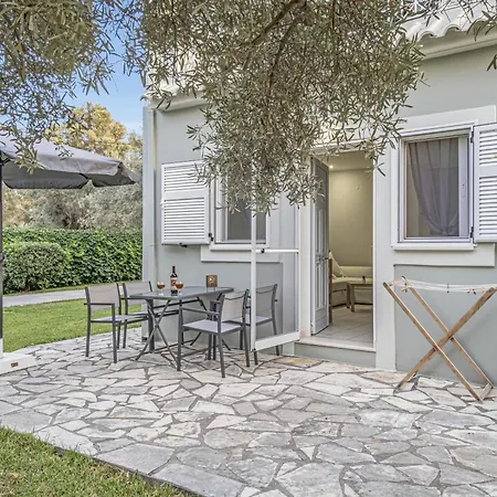 Elaia 5 アパート